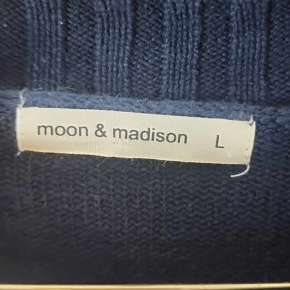 Moon & Madison Midnight Blue Star Sweater Size L - Picture 3 of 6